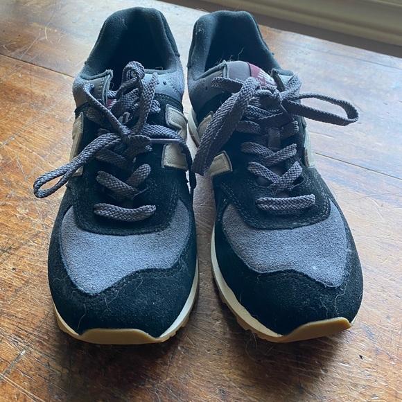 New Balance Sneakers - Picture 2 of 4